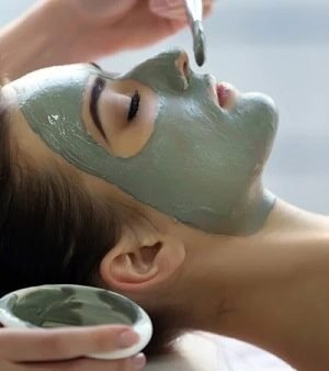 Facial with Lounge Access at Dubai Airport Terminal 3